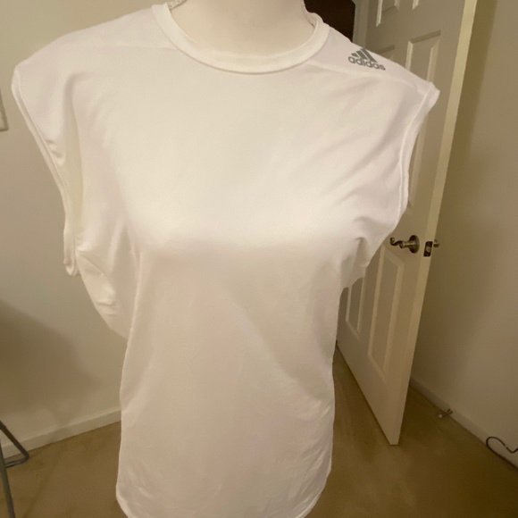 adidas Men's Training Techfit Sleeveless Shirt - Picture 1 of 4